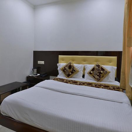 Family Hotel By Pg International Neu-Delhi Exterior foto
